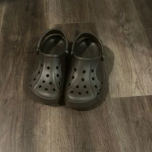 Brown crocs size 7